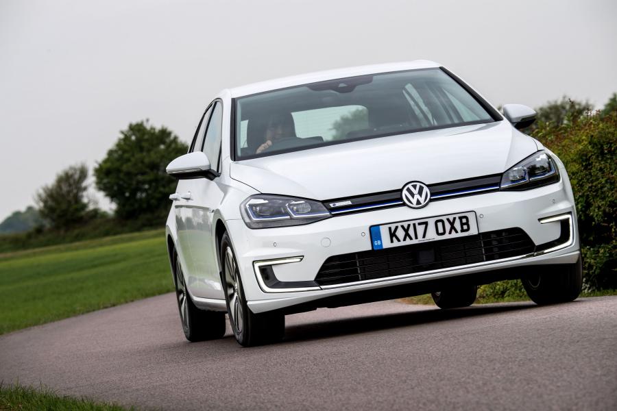  Volkswagen e-Golf 2017 года  (UK) (фото 3 из 28)